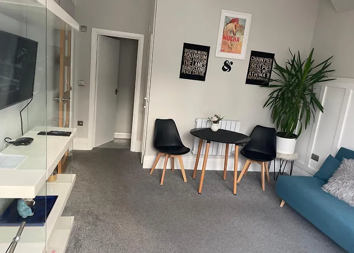 Lancaster Entire Studio
